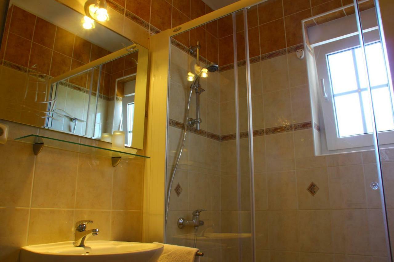 Villa Lucija Rab Town Szoba fotó